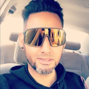 Meet your Posher, Confesor